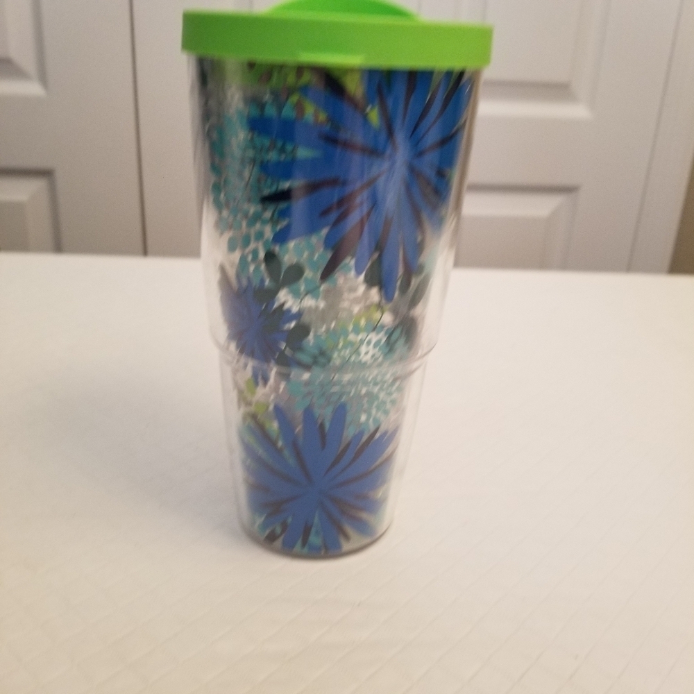 Tervis  24oz. Tumbler with Lid, Blue Green Flowes, Green Lid Made In USA Floral - Picture 5 of 5